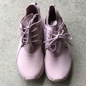 Reebok women’s running shoes